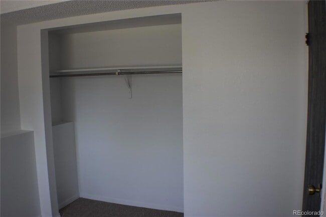 Building Photo - 4585 Gatewood Dr