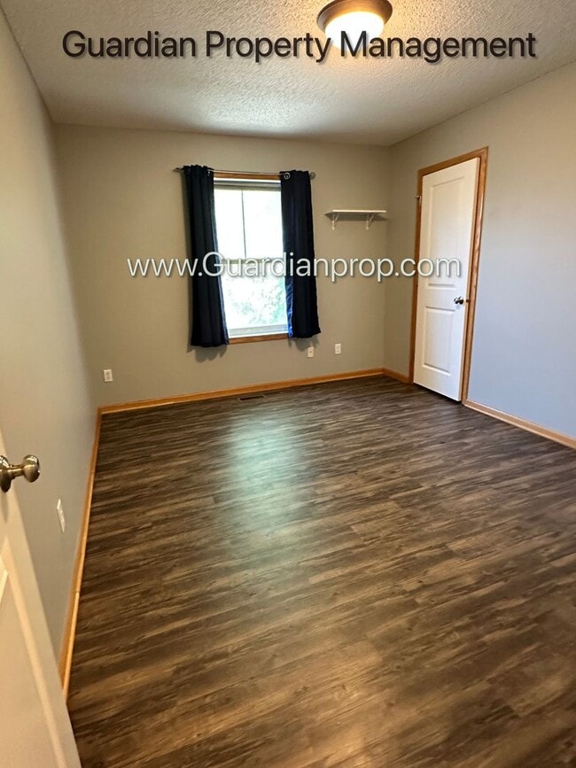 Building Photo - Brooklyn Park Single Family Home, Dishwash...