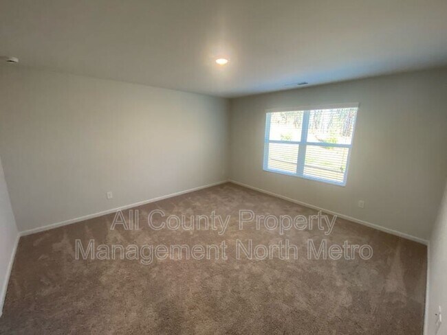 Building Photo - 185 Springwood Ln