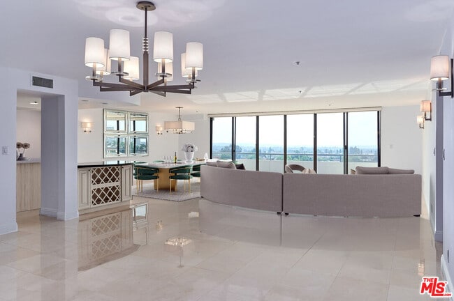 Building Photo - 10660 Wilshire Blvd