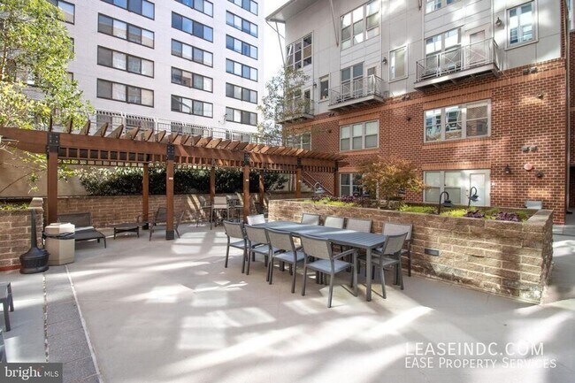 Building Photo - 1300 N Street NW-#106