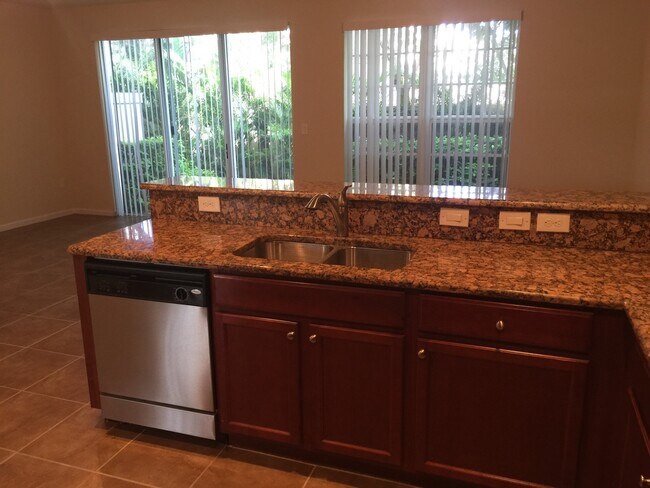 Building Photo - 3222 NW 31st Terrace