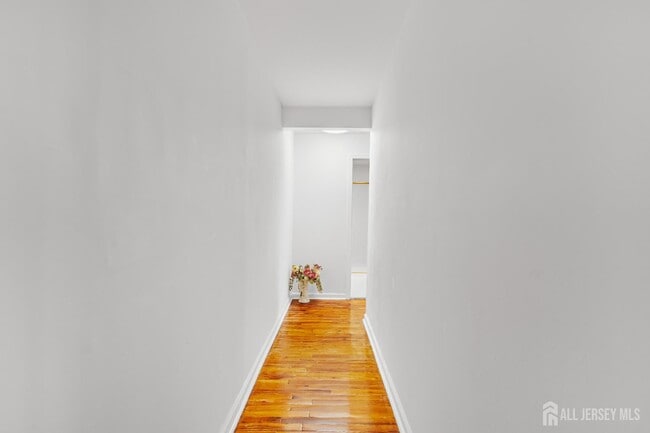 Building Photo - 71 College Dr