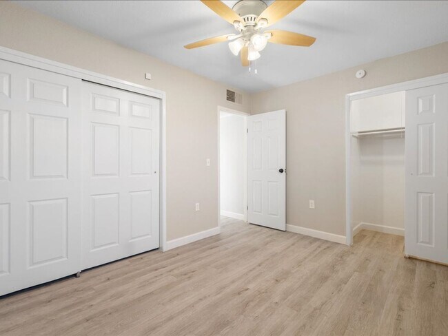 Building Photo - 2 Bedroom 1 Bathroom -ALL Brand New Appliances!