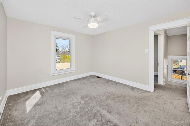 Building Photo - 1007 W Loveland Ave