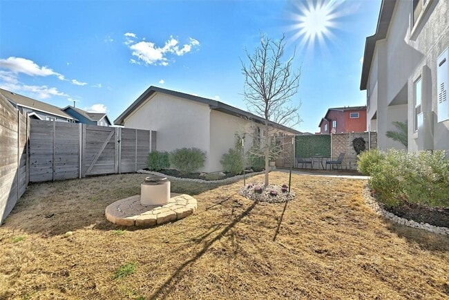 Building Photo - 5309a Baythorne Dr