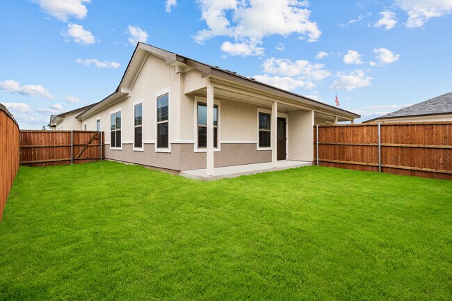 Private Fenced Yard - Mansions of Denton