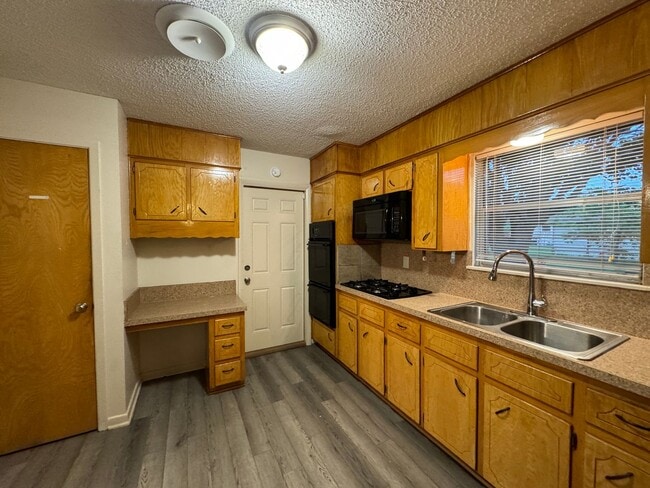 Building Photo - 4-Bedroom House for Rent in Killeen