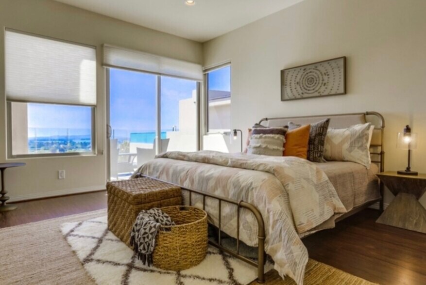 Building Photo - 1518 Monmouth Dr