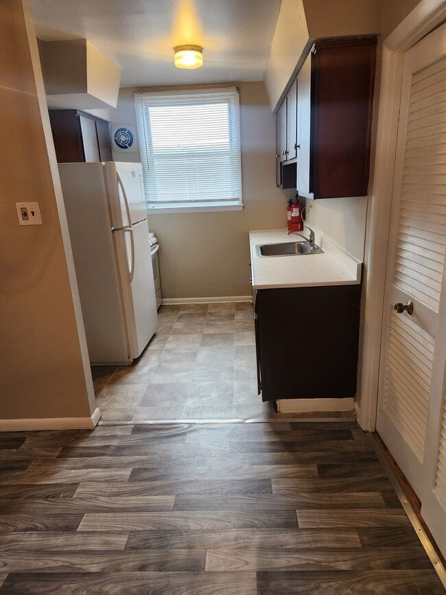 Building Photo - 6651CLARIDGE