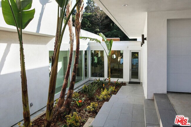 Building Photo - 10486 Sandal Ln