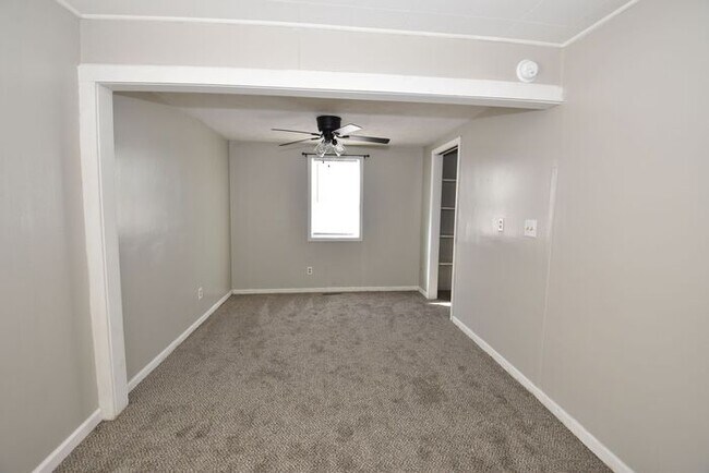 Building Photo - Mishawaka North-east 2 bedroom and 1 bath home on a large lot