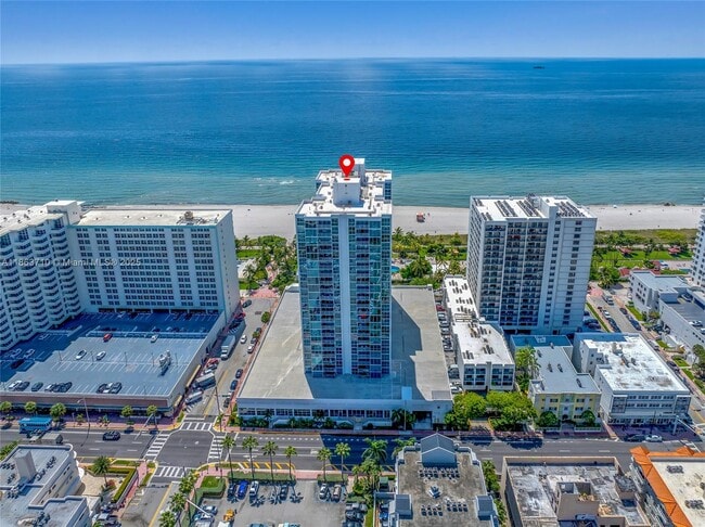 Building Photo - 2655 Collins Ave