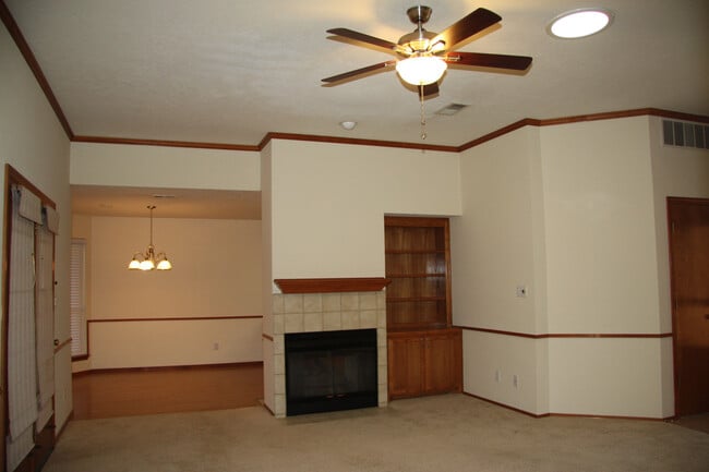 Building Photo - TAYLOR RANCH