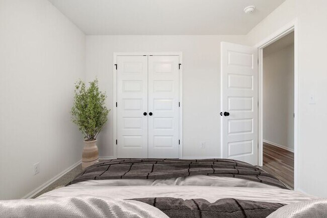 Building Photo - Spacious 4 Bed Home in Owasso – Open Living + Modern Kitchen