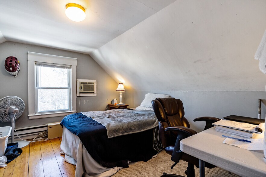 Building Photo - 11 Reedsdale St