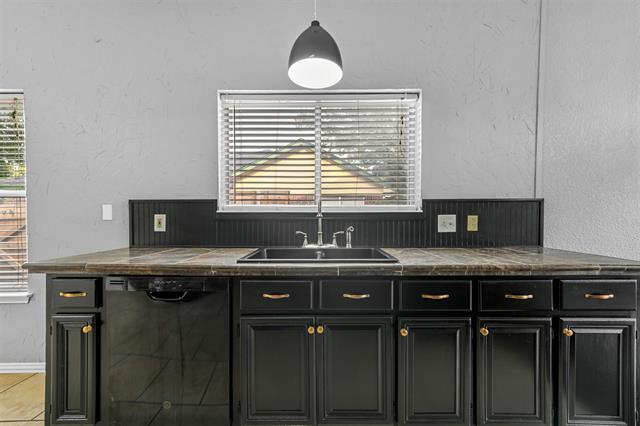 Building Photo - 213 Dodge Trail