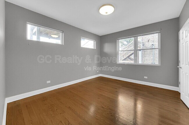 Building Photo - 1048 N Lawndale Ave