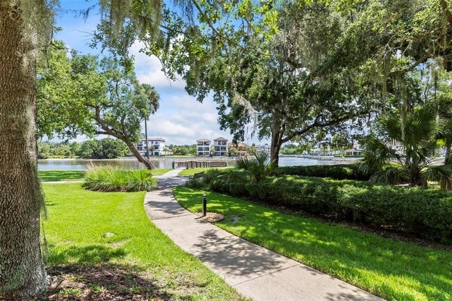 Building Photo - 45 Riverview Bend S