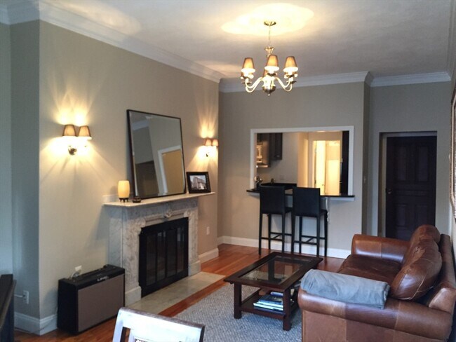 Building Photo - 185 Beacon St