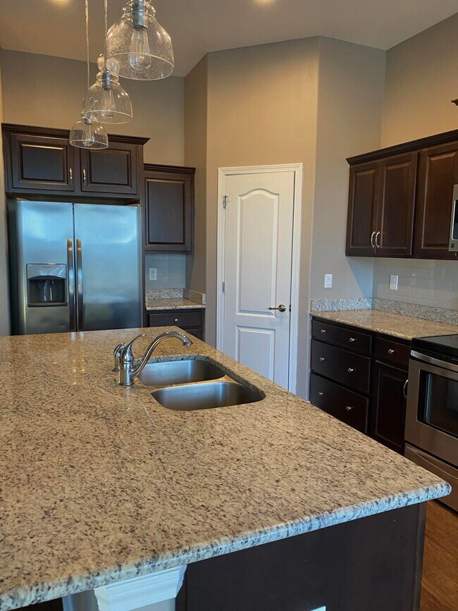 Building Photo - 8544 Holley Hills Cir