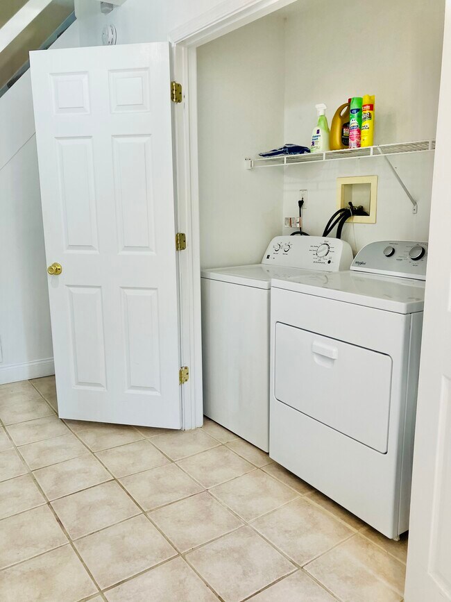 1st floor washer/dryer - 143 Davis St