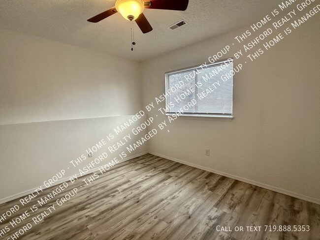 Building Photo - 1120 Yuma St