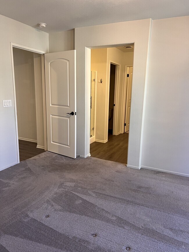 Building Photo - 8090 Cornwall Ct