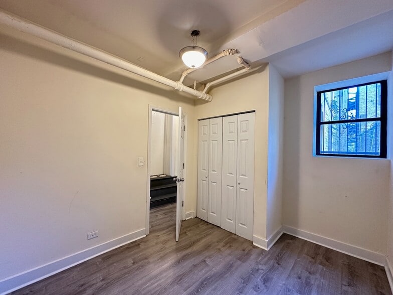 Building Photo - 1542 N Kedzie Ave