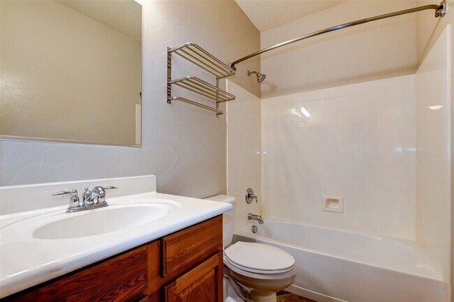 Building Photo - 4 bedroom 2 bath home in Highlands Ranch neighborhood in Chino Valley