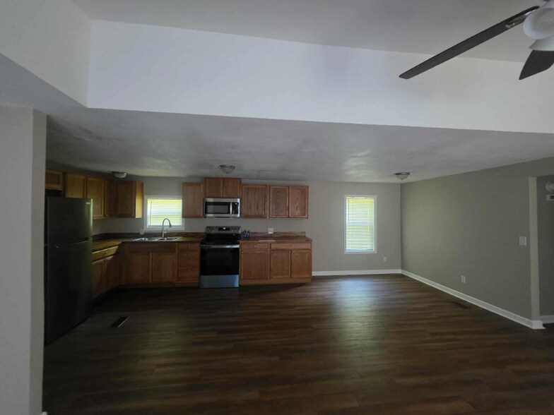 Building Photo - 205 Bud Black Rd