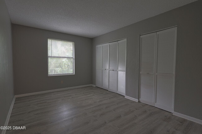 Building Photo - 6175 Sequoia Dr