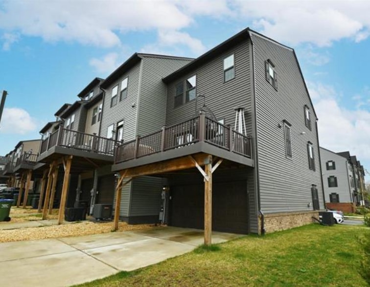 Building Photo - 1329 Trestle Dr