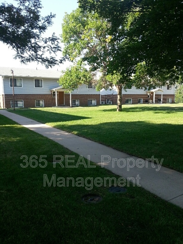 Building Photo - 204 14th St