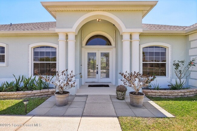 Building Photo - 929 Hialeah St