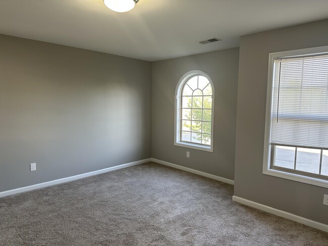 Building Photo - 2512 Rockaway Pl