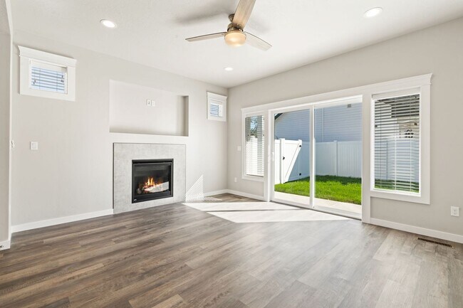 Building Photo - GORGEOUS Duplex in Payette w/3 Bedrooms & 2.5 Baths