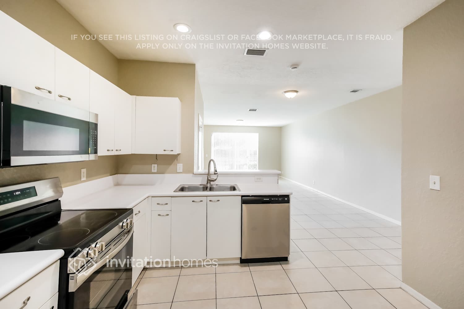 Building Photo - 2500 Cordoba Bend