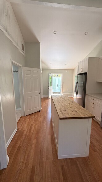Building Photo - 316 W Alamar Ave