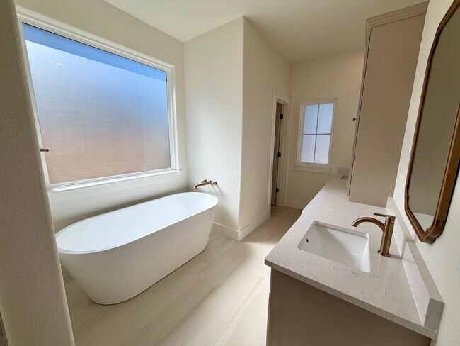 Building Photo - 509 Waggoner Ln