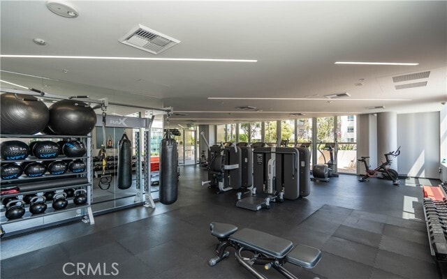 Building Photo - 1050 S Grand Ave