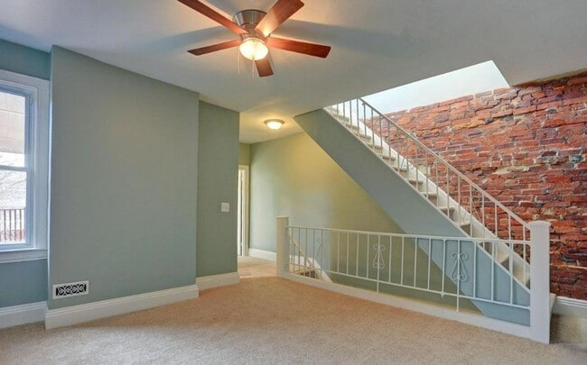 Building Photo - Spacious 4 Bedroom, 1 Bath Home in York, Pa!