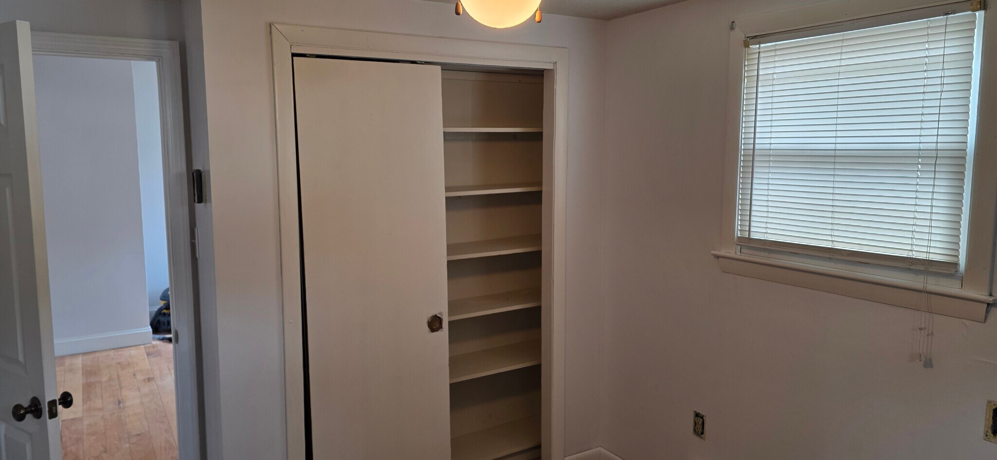 Building Photo - 32 Theresa St