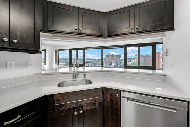 Building Photo - 127 Greyrock Pl