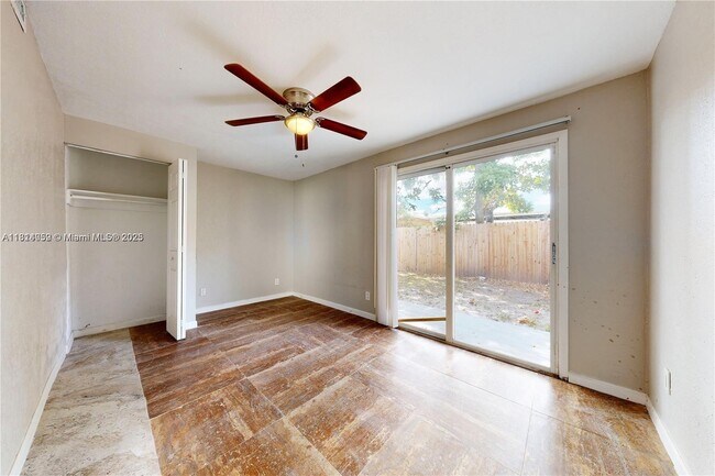 Building Photo - 841 SW 63rd Ave