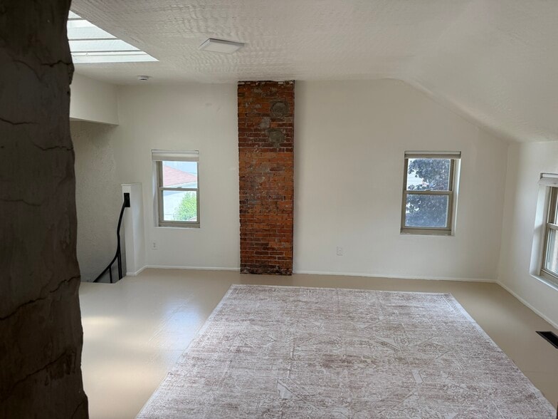 Building Photo - 2071 Fulton Rd