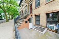 Building Photo - 490 19th St