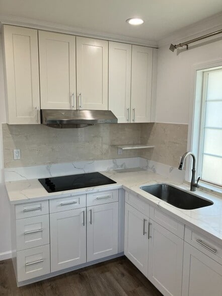 Building Photo - 1313 Hala Dr