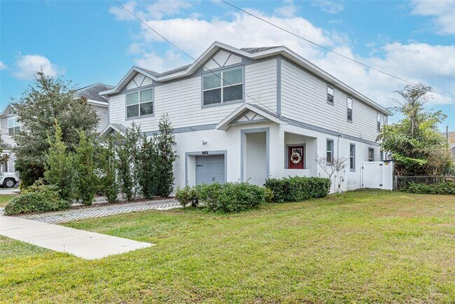 Primary Photo - 2704 W Gray St