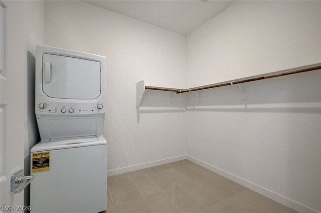 Building Photo - 10022 Decano Rdg St